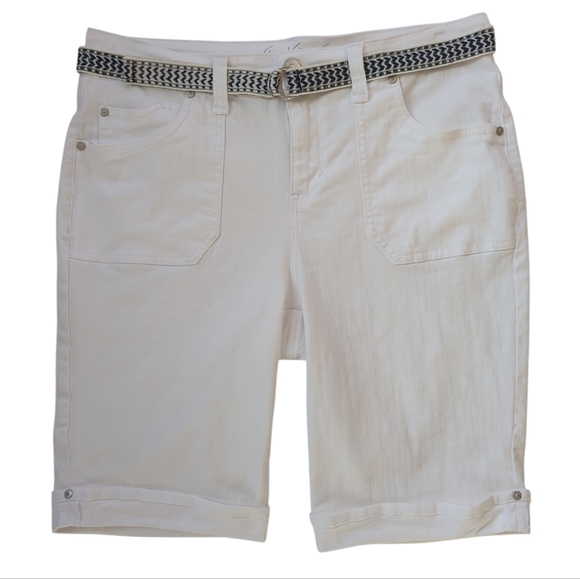 Gloria Vanderbilt Slimming Mia Belted Cuff Bermuda Shorts 8 White Pockets - Picture 3 of 16